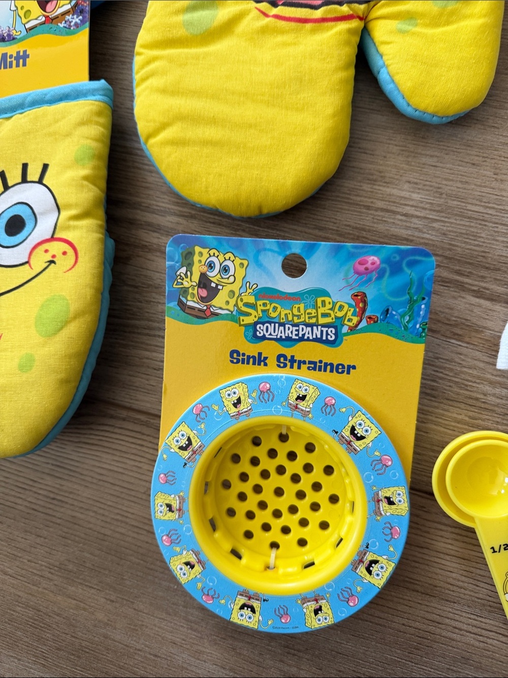 SpongeBob Squarepants Yellow & Blue Kitchen Accessory Set - Picture 4 of 7
